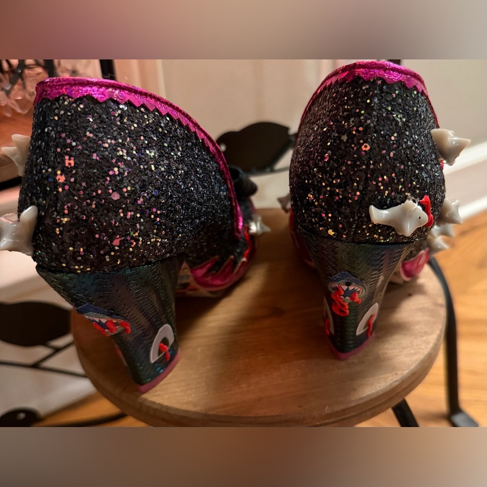 Artisan Custom OOAK Statement Heel in Shark Theme, US Size 8 - Picture 9 of 15